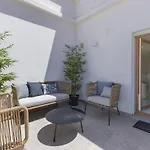 Apartament Hideout *